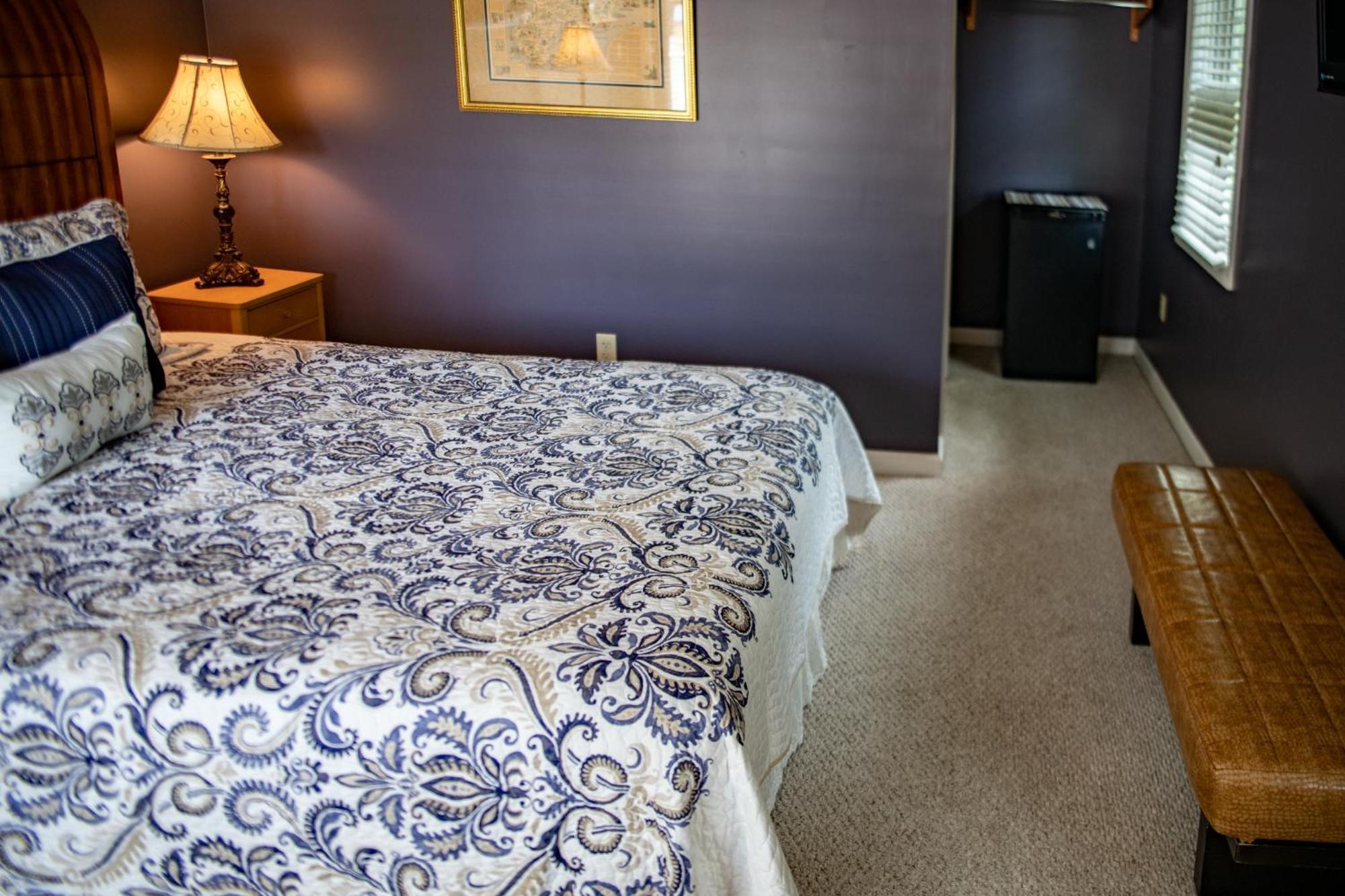 Elk River Hotel & Cafe Sutton Экстерьер фото