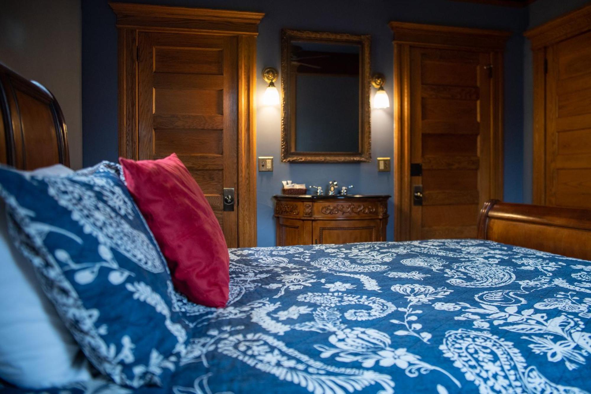 Elk River Hotel & Cafe Sutton Экстерьер фото