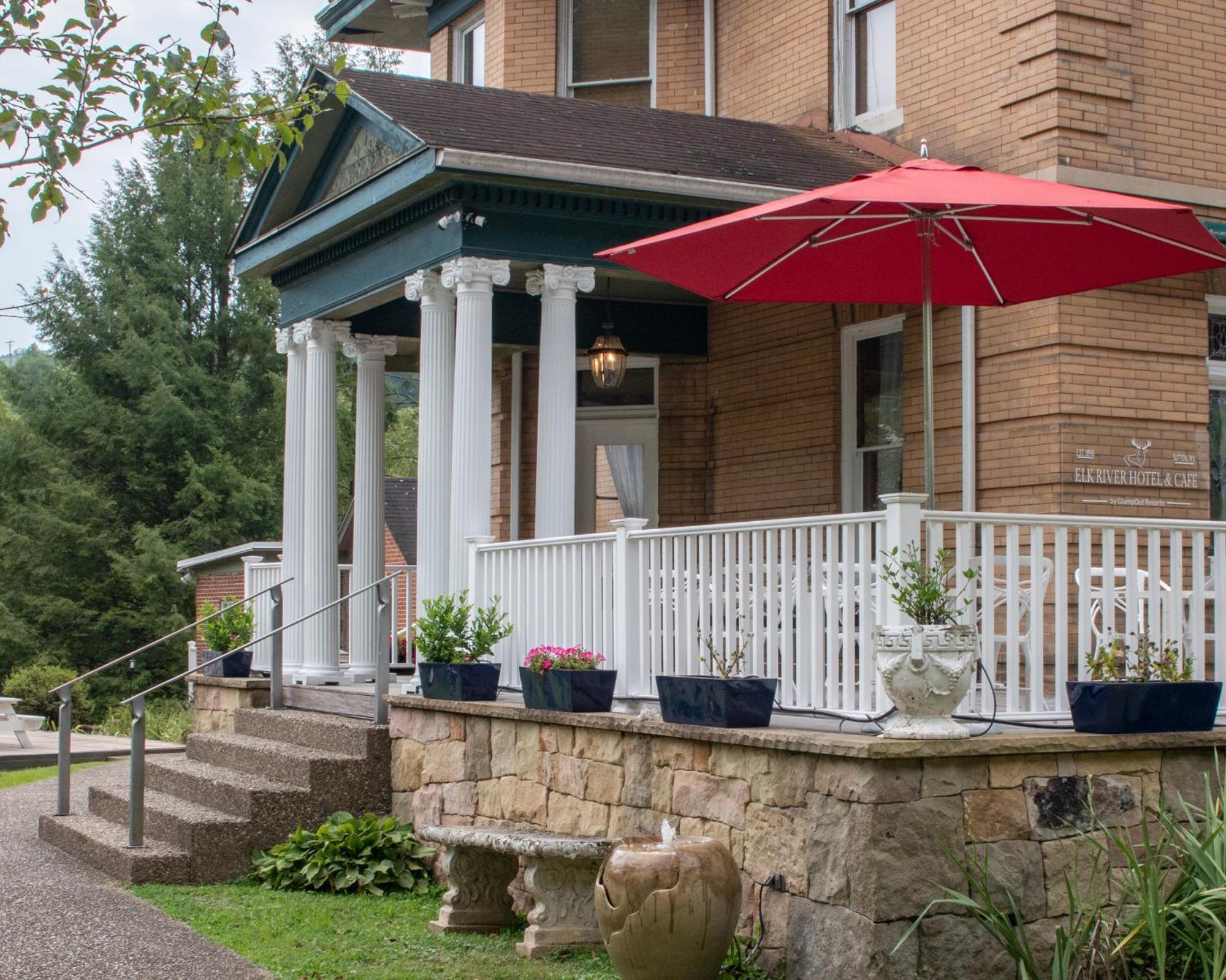 Elk River Hotel & Cafe Sutton Экстерьер фото
