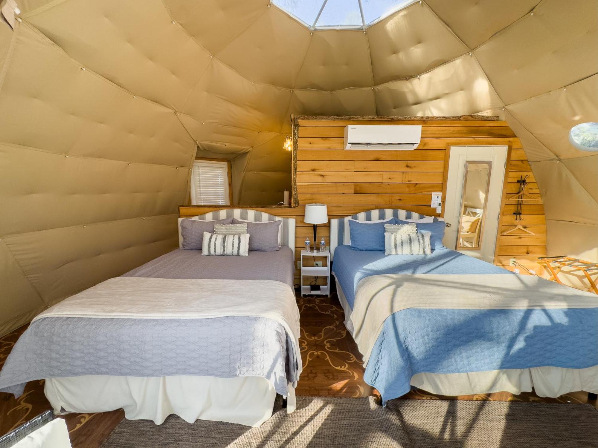 Elk River Hotel & Cafe Sutton Экстерьер фото